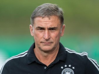Hat seinen Vertrag als U21-Bundestrainer bis 2023 verlängert: Stefan Kuntz. Foto: Robert Michael/zb/dpa Hat seinen Vertrag als U21-Bundestrainer bis 2023 verlängert: Stefan Kuntz. Foto: Robert Michael/zb/dpa