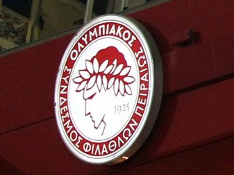 Olympiakos Piräus zu zwei Geisterspielen verurteilt Olympiakos Piräus zu zwei Geisterspielen verurteilt
