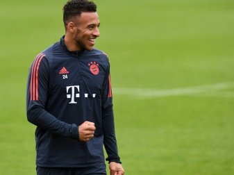 Tolisso fällt mit Muskelverhärtung im Oberschenkel aus Tolisso fällt mit Muskelverhärtung im Oberschenkel aus