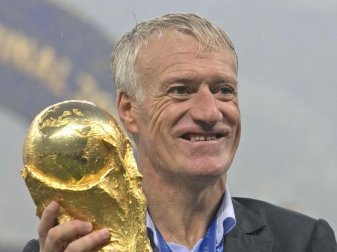 Bleibt weiter Frankreichs Nationaltrainer: Didier Deschamps. Foto: Owen Humphreys/PA Wire/dpa