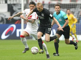 Sebastian Rode (r.) will ohne Hilfe weiterkommen Sebastian Rode (r.) will ohne Hilfe weiterkommen