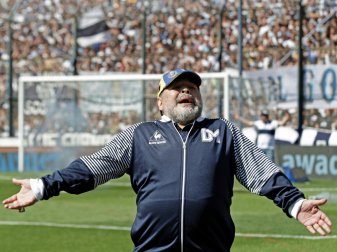 Diego Maradona hat Dolce&Gabanna verklagt Diego Maradona hat Dolce&Gabanna verklagt