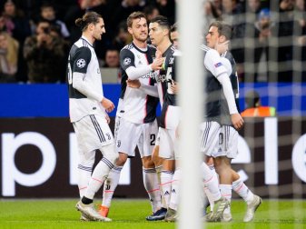 Cristiano Ronaldo (M) brachte mit seinem Tor zum 1:0 Juve in Leverkusen auf die Siegerstraße. Foto: Rolf Vennenbernd/dpa Cristiano Ronaldo (M) brachte mit seinem Tor zum 1:0 Juve in Leverkusen auf die Siegerstraße. Foto: Rolf Vennenbernd/dpa