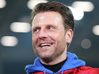 Trainer Rico Schmitt gewinnt mit Jena Kellerduell Trainer Rico Schmitt gewinnt mit Jena Kellerduell