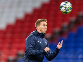 Freut sich schon auf Jose Mourinho und Tottenham Hotspur: Leipzigs Trainer Julian Nagelsmann. Foto: Robert Michael/dpa-Zentralbild/dpa Freut sich schon auf Jose Mourinho und Tottenham Hotspur: Leipzigs Trainer Julian Nagelsmann. Foto: Robert Michael/dpa-Zentralbild/dpa