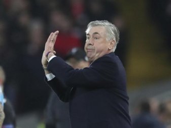 Bald wieder in England an der Seitenlinie?: Ex-Bayern-Coach Carlo Ancelotti. Foto: Jon Super/AP/dpa Bald wieder in England an der Seitenlinie?: Ex-Bayern-Coach Carlo Ancelotti. Foto: Jon Super/AP/dpa