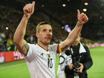 Podolski veranstaltet erneut ein Hallenfußballturnier Podolski veranstaltet erneut ein Hallenfußballturnier