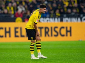 Dortmunds Jadon Sancho litt in der Partie gegen RB Leipzig unter Krämpfen. Foto: Guido Kirchner/dpa Dortmunds Jadon Sancho litt in der Partie gegen RB Leipzig unter Krämpfen. Foto: Guido Kirchner/dpa