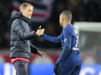 Stehen mit PSG im Ligapokal-Viertelfinale: Coach Thomas Tuckel (l) und Kylian Mbappe. Foto: Michel Euler/AP/dpa Stehen mit PSG im Ligapokal-Viertelfinale: Coach Thomas Tuckel (l) und Kylian Mbappe. Foto: Michel Euler/AP/dpa