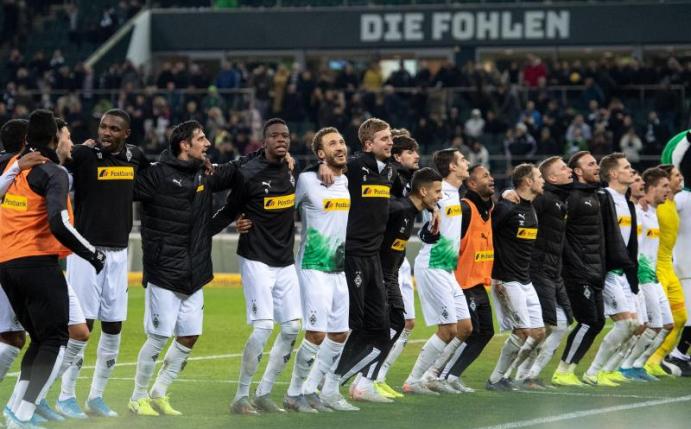 Borussia Gladbach kann wie auch der RB Leipzig noch die Herbstmeisterschaft feiern. Foto: Marius Becker/dpa