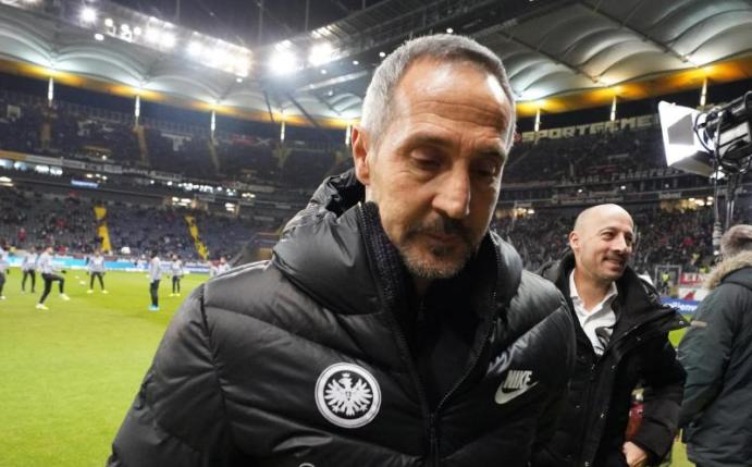 Mit Frankfurt auf Talfahrt: Eintracht-Coach Adi Hütter. Foto: Thomas Frey/dpa
