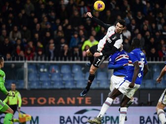 Ronaldo in spektakulärer Höhe bei seinem Kopfballtor Ronaldo in spektakulärer Höhe bei seinem Kopfballtor