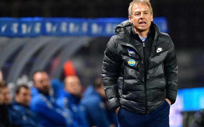 Trainer Jürgen Klinsmann fordert schnell ein neues Stadion für Hertha BSC. Foto: Soeren Stache/dpa-Zentralbild/dpa