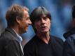 Joachim Löw (r) war Assistent von Jürgen Klinsmann beim deutschen Nationalteam, bis er 2006 selbst als Bundestrainer übernahm. Foto: Robert Michael/zb/dpa