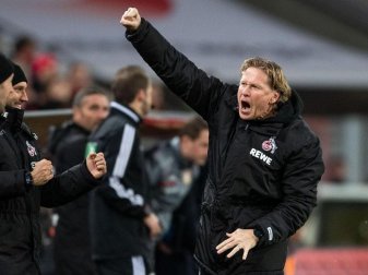 Kölns Trainer Markus Gisdol jubelte nach dem Sieg gegen Bayer Leverkusen. Foto: Marius Becker/dpa Kölns Trainer Markus Gisdol jubelte nach dem Sieg gegen Bayer Leverkusen. Foto: Marius Becker/dpa