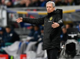 BVB-Trainer Lucien Favre wirkte nach der Niederlage gegen Hoffenheim ratlos. Foto: Tom Weller/dpa BVB-Trainer Lucien Favre wirkte nach der Niederlage gegen Hoffenheim ratlos. Foto: Tom Weller/dpa