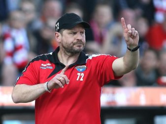 Hat viel Vertrauen in seine Mannschaft: Paderborns Trainer Steffen Baumgart. Foto: Andreas Gora/dpa Hat viel Vertrauen in seine Mannschaft: Paderborns Trainer Steffen Baumgart. Foto: Andreas Gora/dpa