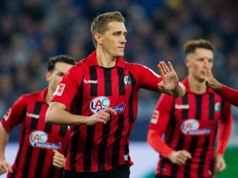 Nils Petersen erzielte sein 83. Tor für den SC Freiburg. Foto: Rolf Vennenbernd/dpa Nils Petersen erzielte sein 83. Tor für den SC Freiburg. Foto: Rolf Vennenbernd/dpa