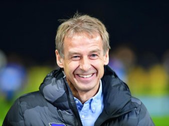 Trainer Jürgen Klinsmann antwortet schwammig auf Fragen zum möglichen Xhaka-Transfer. Foto: Soeren Stache/dpa-Zentralbild/dpa Trainer Jürgen Klinsmann antwortet schwammig auf Fragen zum möglichen Xhaka-Transfer. Foto: Soeren Stache/dpa-Zentralbild/dpa