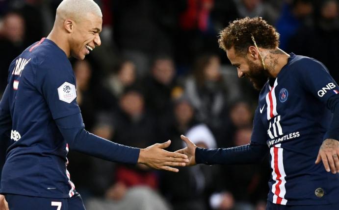 Mbappe (li.) und Neymar schossen Paris zum Pflichtsieg