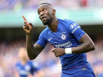 Chelseas Antonio Rüdiger wurde von Tottenham-Fans rassistisch beleidigt. Foto: Niall Carson/PA Wire/dpa Chelseas Antonio Rüdiger wurde von Tottenham-Fans rassistisch beleidigt. Foto: Niall Carson/PA Wire/dpa