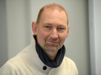 Eins Fußball-Europameister, heute Lehrer: Dieter Eilts. Foto: Michael Bahlo/dpa Eins Fußball-Europameister, heute Lehrer: Dieter Eilts. Foto: Michael Bahlo/dpa