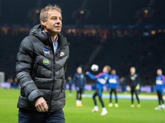Kein Freund von Jogginghosen auf Dienstreisen: Hertha-Coach Jürgen Klinsmann. Foto: Soeren Stache/dpa-Zentralbild/dpa Kein Freund von Jogginghosen auf Dienstreisen: Hertha-Coach Jürgen Klinsmann. Foto: Soeren Stache/dpa-Zentralbild/dpa