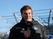 Der Hamburger Trainer Dieter Hecking im Fernsehinterview. Foto: Hasan Bratic/Archivbild
