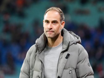 Manager Oliver Mintzlaff möchte den Kader von RB Leipzig weitgehend unverändert lassen. Foto: Jan Woitas/zb/dpa Manager Oliver Mintzlaff möchte den Kader von RB Leipzig weitgehend unverändert lassen. Foto: Jan Woitas/zb/dpa