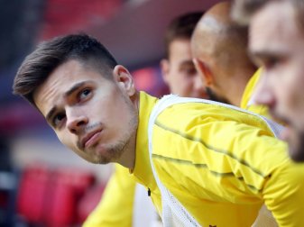 Julian Weigl wechselt zu Benfica Lissabon Julian Weigl wechselt zu Benfica Lissabon