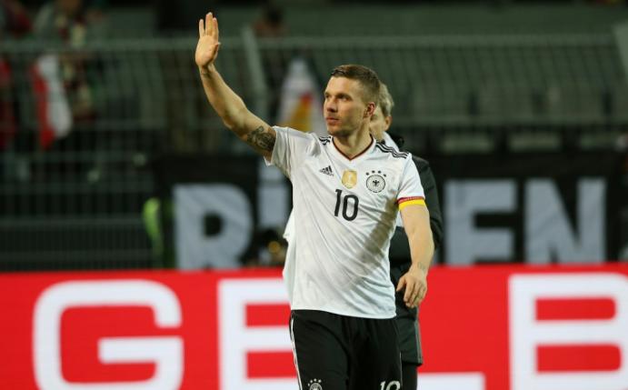 Podolski gewinnt mit Kobe den Pokal