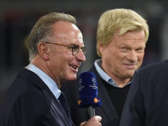 Karl-Heinz Rummenigge (l) mit Oliver Kahn. Foto: Andreas Gebert/dpa Karl-Heinz Rummenigge (l) mit Oliver Kahn. Foto: Andreas Gebert/dpa