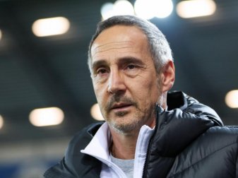 Muss Eintracht Frankfurt wieder auf Kurs bringen: Trainer Adi Hütter. Foto: Friso Gentsch/dpa Muss Eintracht Frankfurt wieder auf Kurs bringen: Trainer Adi Hütter. Foto: Friso Gentsch/dpa