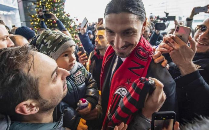 Der Held der Milan-Fans: Zlatan Ibrahimovic. Foto: Claudio Furlan/LaPresse/AP/dpa