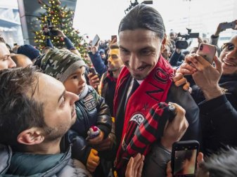 Der Held der Milan-Fans: Zlatan Ibrahimovic. Foto: Claudio Furlan/LaPresse/AP/dpa Der Held der Milan-Fans: Zlatan Ibrahimovic. Foto: Claudio Furlan/LaPresse/AP/dpa