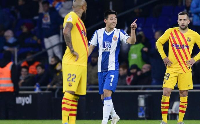 Erzielte kurz vor Schluss den Ausgleich: Wu Lei (M.)