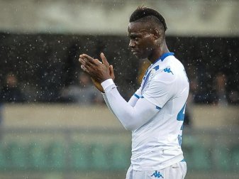 Sah sich erneut rassistischen Anfeindungen ausgesetzt: Mario Balotelli. Foto: Claudio Martinelli/Lapresse/Lapresse via ZUMA Press/dpa Sah sich erneut rassistischen Anfeindungen ausgesetzt: Mario Balotelli. Foto: Claudio Martinelli/Lapresse/Lapresse via ZUMA Press/dpa