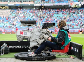 Die Fußball-Bundesliga möchte noch ein paar mehr Spiele im Free-TV zeigen. Foto: Jan Woitas/zb/dpa Die Fußball-Bundesliga möchte noch ein paar mehr Spiele im Free-TV zeigen. Foto: Jan Woitas/zb/dpa