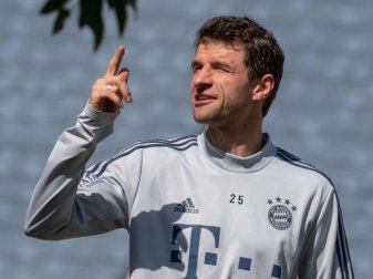 Thomas Müller spielt unter Hansi Flick wieder eine tragende Rolle beim FC Bayern. Foto: Peter Kneffel/dpa