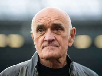 Musste einen großen Verlust bilanzieren: Martin Kind. Foto: Swen Pförtner/dpa Musste einen großen Verlust bilanzieren: Martin Kind. Foto: Swen Pförtner/dpa