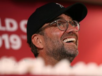 Klopp sorgt auf der Pressekonferenz für einen Lacher
