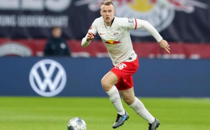 Steht beim BVB offenbar auf der Wunschliste: Leipzig Lukas Klostermann. Foto: Jan Woitas/zb/dpa