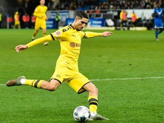 Abwehrspieler Achraf Hakimi kann sich noch nicht zwischen Borussia Dortmund und Real Madrid entscheiden. Foto: Tom Weller/dpa Abwehrspieler Achraf Hakimi kann sich noch nicht zwischen Borussia Dortmund und Real Madrid entscheiden. Foto: Tom Weller/dpa