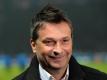 Kritisiert Bayern München für dessen Transferpolitik: Christian Heidel. Foto: Jan Kuppert/dpa