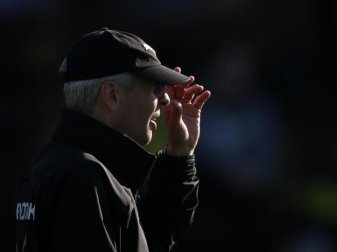 Der Dortmunder Trainer Lucien Favre glaubt an sein Team. Foto: Friso Gentsch/dpa