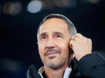 Frankfurts Trainer Adi Hütter denkt derzeit nicht an eine Qualifikation für einen europäischen Wettbewerb. Foto: Rolf Vennenbernd/dpa Frankfurts Trainer Adi Hütter denkt derzeit nicht an eine Qualifikation für einen europäischen Wettbewerb. Foto: Rolf Vennenbernd/dpa