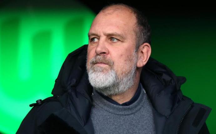 Jörg Schmadtke möchte mit dem VfL Wolfsburg auch nächste Saison europäisch spielen. Foto: Ronny Hartmann/zb/dpa