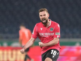 Einspruch vom Sportgericht zurückgewiesen: Das von Marc Stendera im Spiel gegen Darmstadt 98 erzielte Tor bleibt weiter nicht gegeben. Foto: Peter Steffen/dpa Einspruch vom Sportgericht zurückgewiesen: Das von Marc Stendera im Spiel gegen Darmstadt 98 erzielte Tor bleibt weiter nicht gegeben. Foto: Peter Steffen/dpa