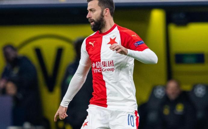 Spielte im letzten Jahr mit Slavia Prag in der Champions League gegen Borussia Dortmund: Josef Husbauer. Foto: Guido Kirchner/dpa