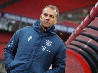 Bayern-Cheftrainer Hansi Flick ist auch bei seinen Spielern sehr beliebt. Foto: Daniel Karmann/dpa Bayern-Cheftrainer Hansi Flick ist auch bei seinen Spielern sehr beliebt. Foto: Daniel Karmann/dpa